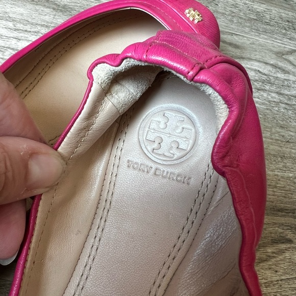 Tory Burch Fuchsia Leather Flats 7.5 excellent condition! - Picture 9 of 11